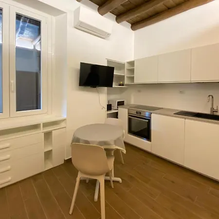 Modern Via Imbonati Apartman *